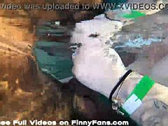 MILF Kendra Kox dává kouření velkému černému penisu pod vodou