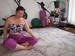Aurora Willows' yoga class: A sensual journey with a mature instructor