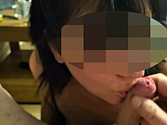 Pareja amateur comparte una sesión sensual de sexo oral