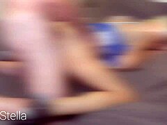 Amateur cheerleader verkent anaal plezier met een grote lul in porno-oppas