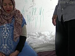 O femeie turcă însărcinată primește o ejaculare orală de la un bărbat german