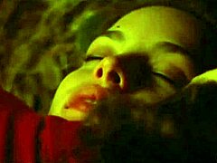 Penampilan sensual Liv Tyler dalam Mencuri Kecantikan (1996)