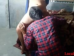 Индијска девојка Сонали плава ужива у врелој сесији секса на веб камери са својим дечком