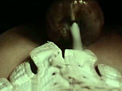 Adegan seks selebriti dengan Lise Danvers dalam suasana vintage klasik