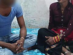 Amatör Neha blir hårt knullad i denna desi sexvideo med tydlig hindi-ljud