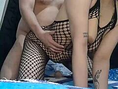 बड़े स्तन और मोटी गांड के साथ वेनेजुएला मॉडल गर्म सेक्स दृश्य में गड़बड़ हो जाता है