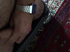 एक बड़े लंड के साथ ईरान का एक गर्म लड़का कैमरे पर शरारती हो जाता है