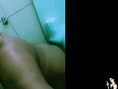 MILF columbiană Suellen Santos într-un videoclip fierbinte